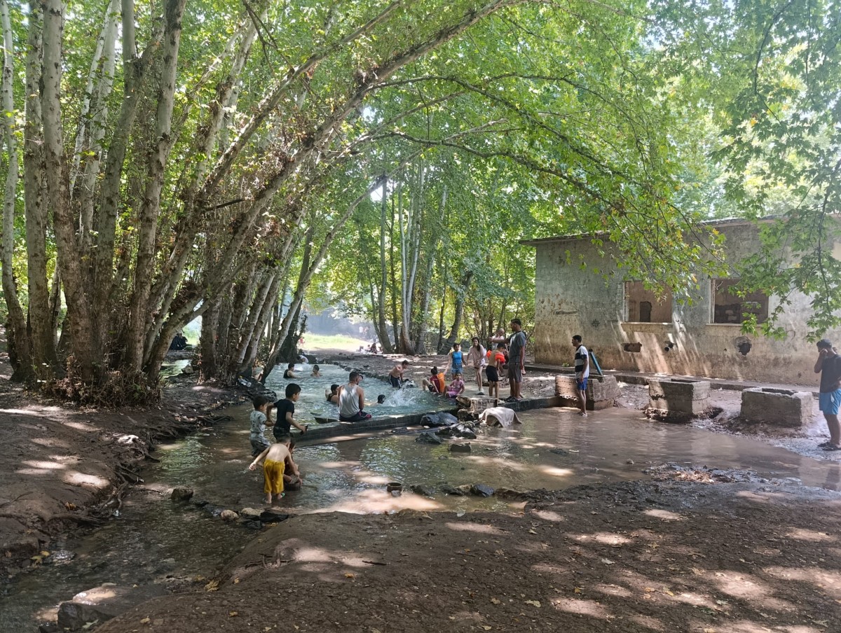 VATANDAŞLAR URFA’DA SERİNLEME ALANI İSTİYOR  