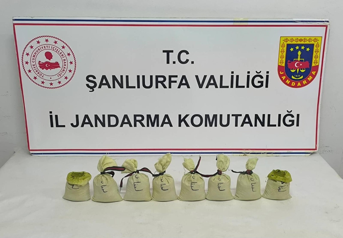 SURUÇ’TA UYUŞTURUCU OPERASYONU: 2 KİLO ESRAR ELE GEÇİRİLDİ