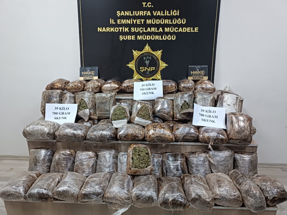 Şanlıurfa’da Yolcu Otobüsünde 39 Kilo 700 Gram Skunk Ele Geçirildi