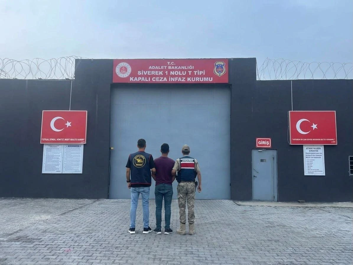 Şanlıurfa’da kesinleşmiş hapis cezası bulunan 2 hükümlü yakalandı
