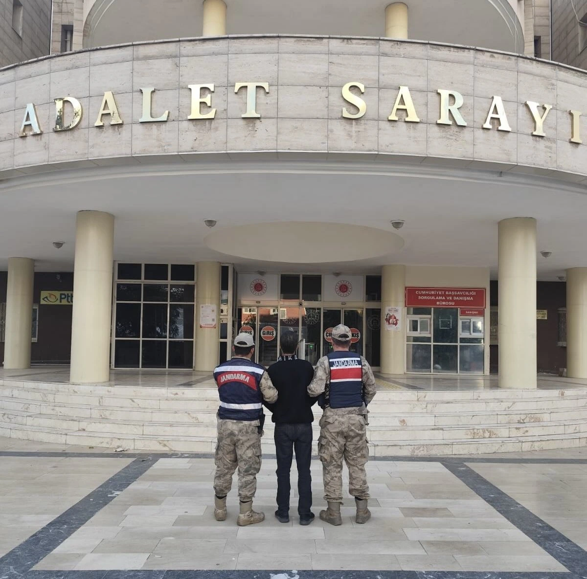 Şanlıurfa’da 9 Yıl 2 Ay Hapis Cezası Bulunan Firari Hükümlü Yakalandı