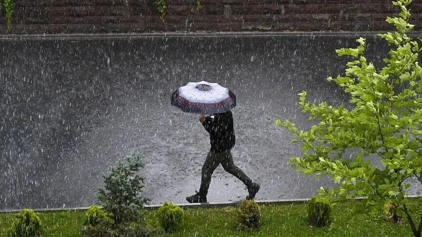 METEOROLOJİDEN 10 İL İÇİN SARI KODLU KUVVETLİ YAĞIŞ UYARISI