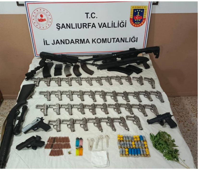 Şanlıurfa’da silah kaçakçılarına operasyon 5 gözaltı